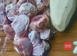 土豆烧鸡腿的做法图解1