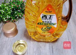 玉米粒炒烤肠的做法图解1