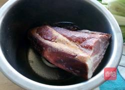 腊肉西芹的做法图解2