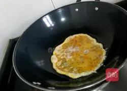 Illustration of how to make chili powder and egg fried rice 7
