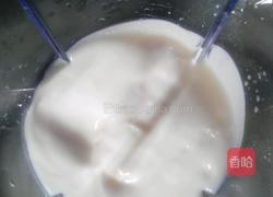 香蕉奶昔的做法图解2