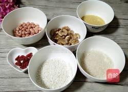 益智核桃粥的做法图解1