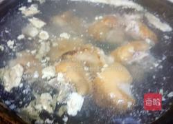 猪脚萝卜汤的做法图解2