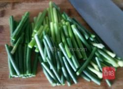 红肠蒜苔土豆条的做法图解4