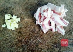 腊肉炒红菜苔的做法图解2