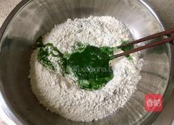 菠菜手擀面的做法图解3