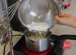 肉松沙拉卷的做法图解3