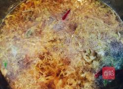 东北酸菜猪肉炖粉条的做法图解6