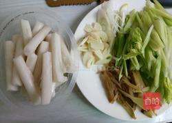 芹菜年糕的做法图解1