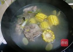 大骨玉米汤的做法图解7