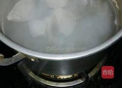 皮蛋瘦肉粥的做法图解2