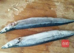 红烧蒜香秋刀鱼的做法图解1