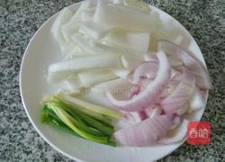 白菜炒年糕的做法图解2