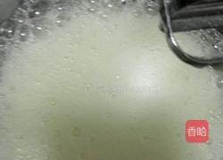 戚风蛋糕 ( 8寸)的做法图解6