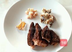 羊肚菌炖海螺的做法图解1