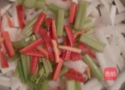 酸脆泡萝卜条的做法图解1