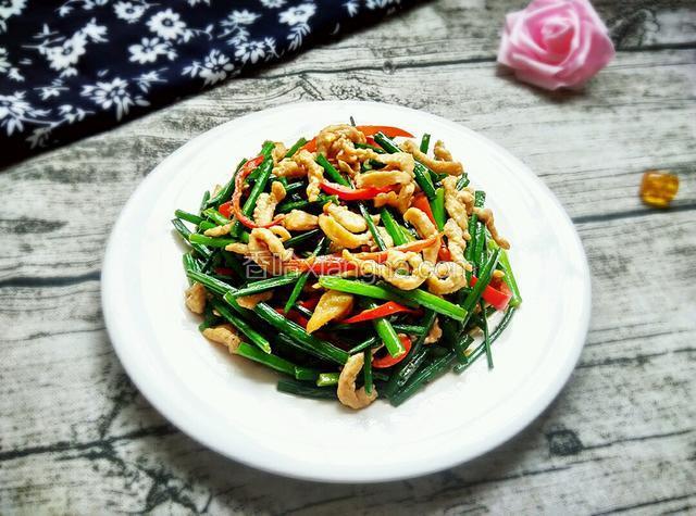 鸡丝炒韭菜苔
