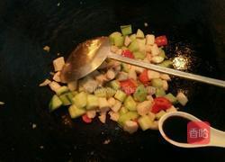 杏鲍菇黄瓜鸡丁的做法图解15