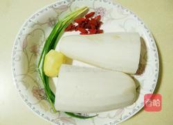 白萝卜骨头汤的做法图解3