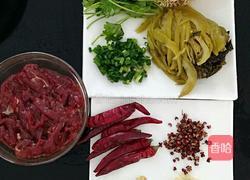 酸菜牛肉的做法图解2