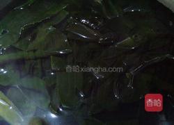 松仁海带节汤的做法图解2