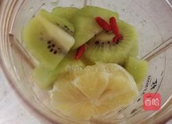 柠檬猕猴桃苹果汁的做法图解1