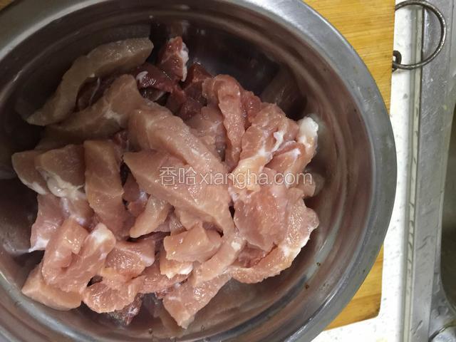 切条备用.不要太厚会不好炸