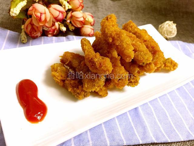 盛盘稍微冷一下就可以吃了.加孜然和番茄酱吃味道更佳.