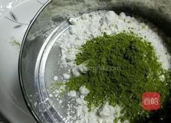 抹茶蛋糕卷的做法图解2
