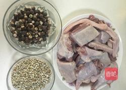 水鸭土茯苓薏米芡实汤的做法图解3