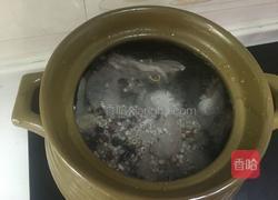 水鸭土茯苓薏米芡实汤的做法图解7
