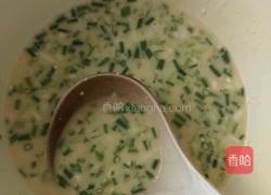 火腿肠香葱鸡蛋饼的做法图解2