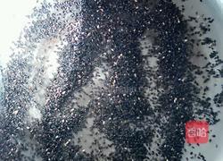 芝麻红枣安神益气粥的做法图解2