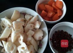 莲藕炖排骨的做法图解1