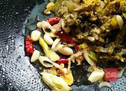 酸酸辣辣的酸菜鱼的做法图解12