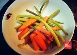 泡菜牛肉丝的做法图解2