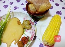 响螺片玉米鸡腿汤的做法图解1