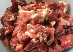 牛肉米粉的做法图解1