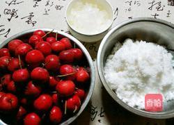 山楂果酱的做法图解1