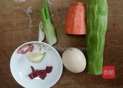 笋片胡萝卜炒蛋的做法图解1