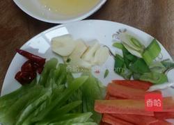 笋片胡萝卜炒蛋的做法图解2