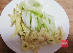 小鸡炖榛蘑的做法图解2