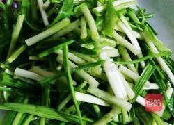 鸡心炒蒜苗的做法图解3