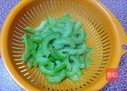 苦瓜炒肉的做法图解3