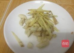 蒜苔炒鱿鱼的做法图解3