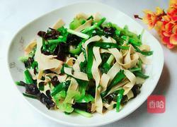 韭菜木耳炒千张的做法图解12