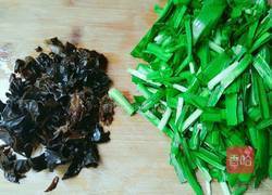 韭菜木耳炒千张的做法图解5