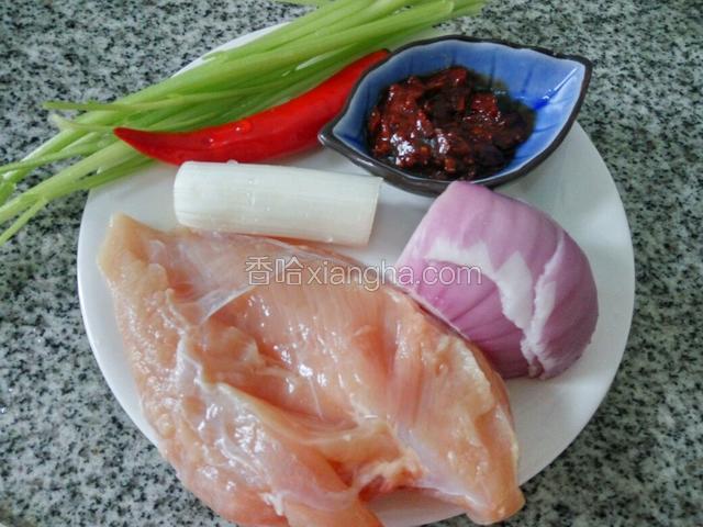 准备所需要的的食材，生姜和蒜子忘记拍了