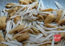 油豆腐炒杏鲍菇的做法图解4