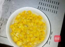 玉米香菜甜蛋炒饭的做法图解1